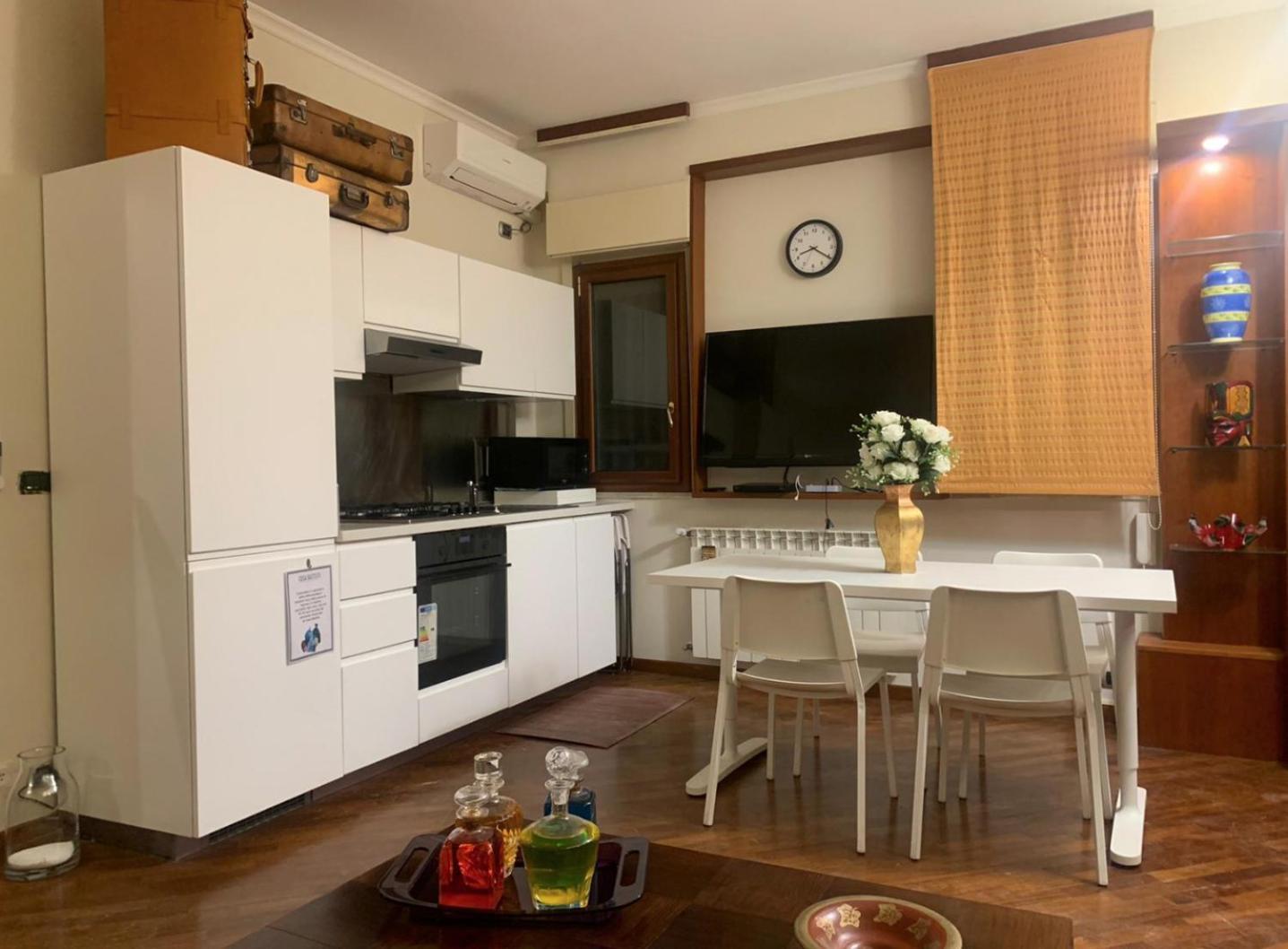 Casa Battisti Messina Guest House In Centro Citta, Ideale Per Famiglie O Gruppi Eksteriør billede